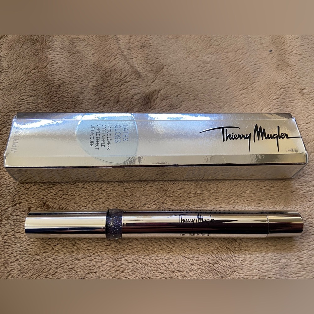 Thierry Muglar NIB Vinyl Effect Lip Lacquer-City Night blue. Still seale…